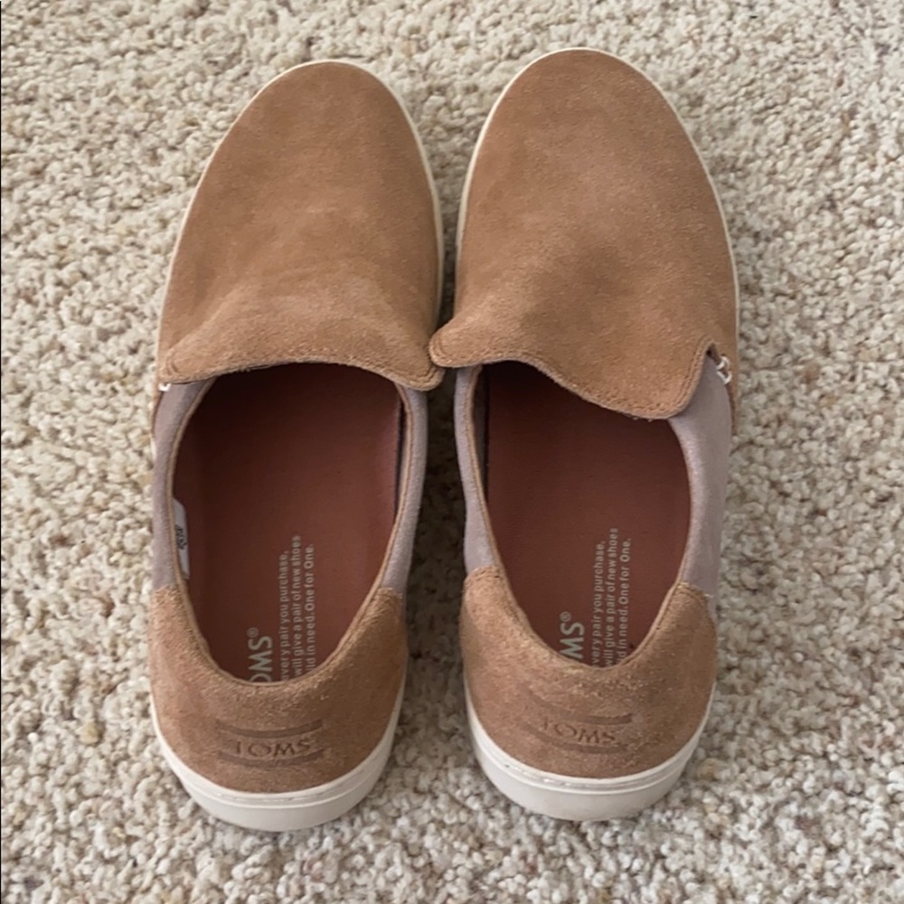 Shoes - Picture 2 of 4